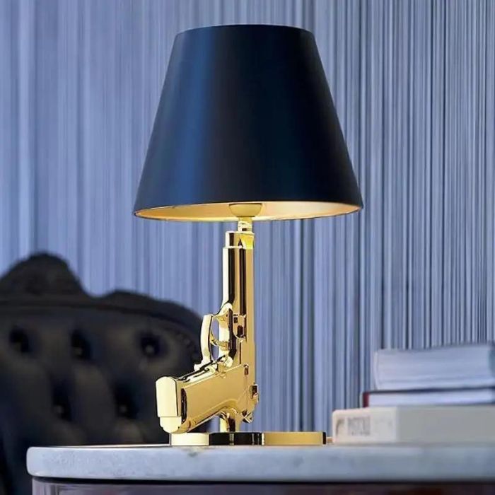 lampe de chevet pistolet design or et argent